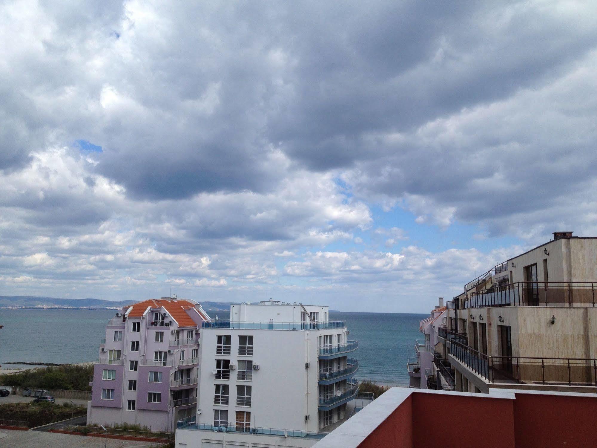 Arizona Del Mar Apartment Поморие Екстериор снимка